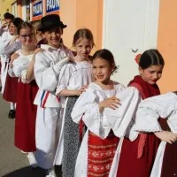 Dječje kolo na Medanu u Drežniku